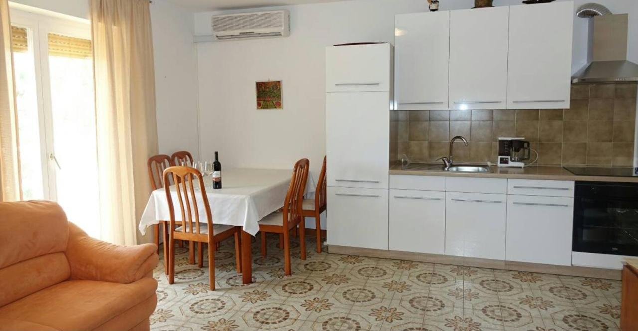 Calm Sea View Apartment Баньоле Екстериор снимка